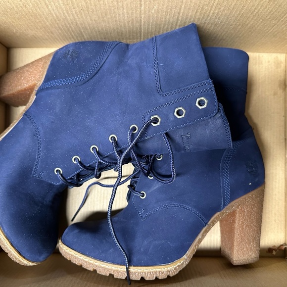 Timberland Women's blue suede heeled Boots - Picture 1 of 4